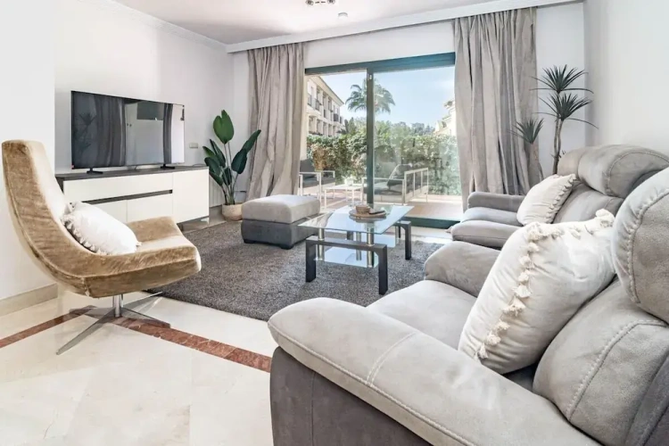 2 Bedrooms Apartment