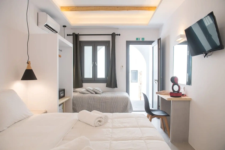 Standard Triple room