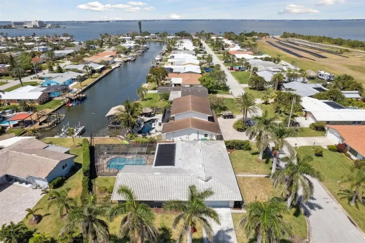 307 Brightwaters Dr
