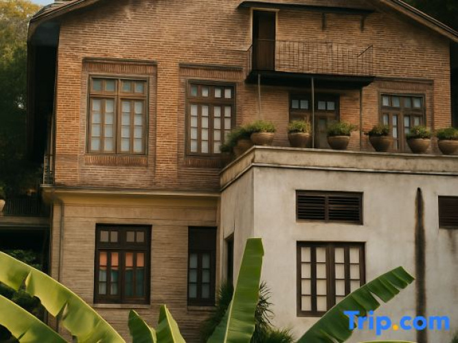Weiwen Huaming Hostel