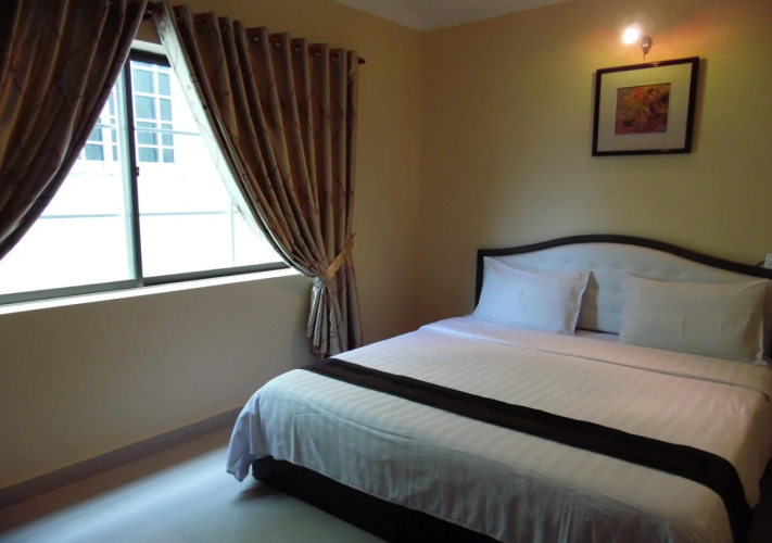 Silver Mounts Hotel