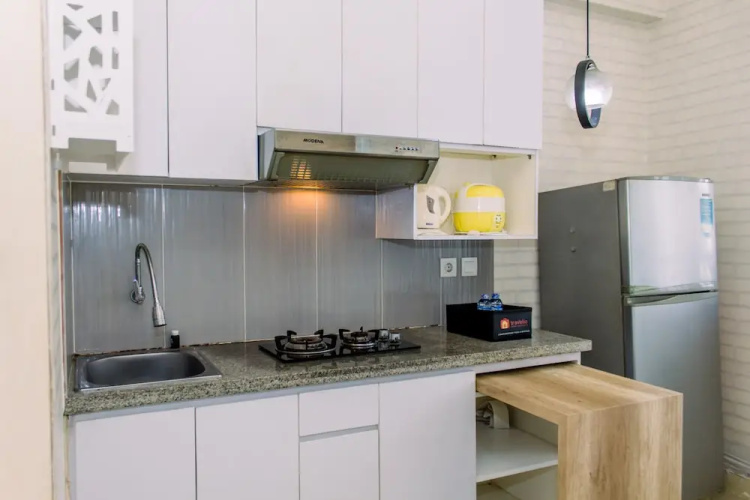 Spacious And Comfy 1Br At Green Pramuka City Apartment