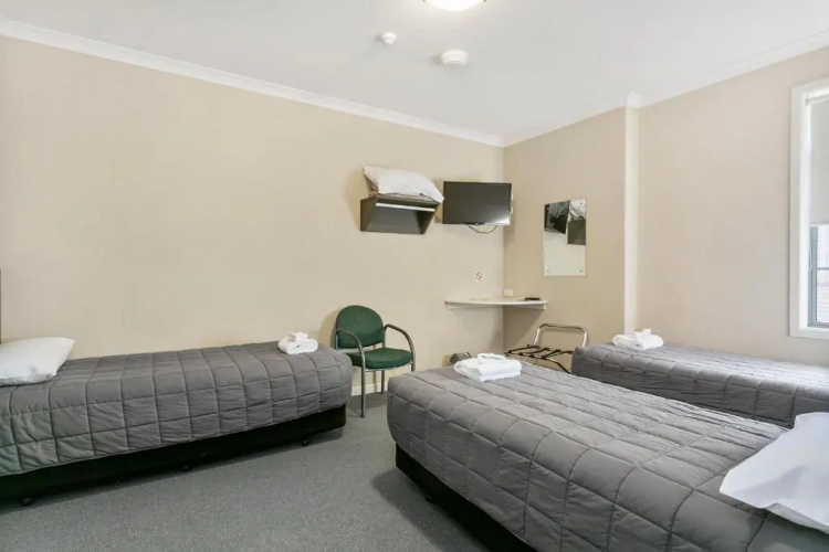 No 1 Motels