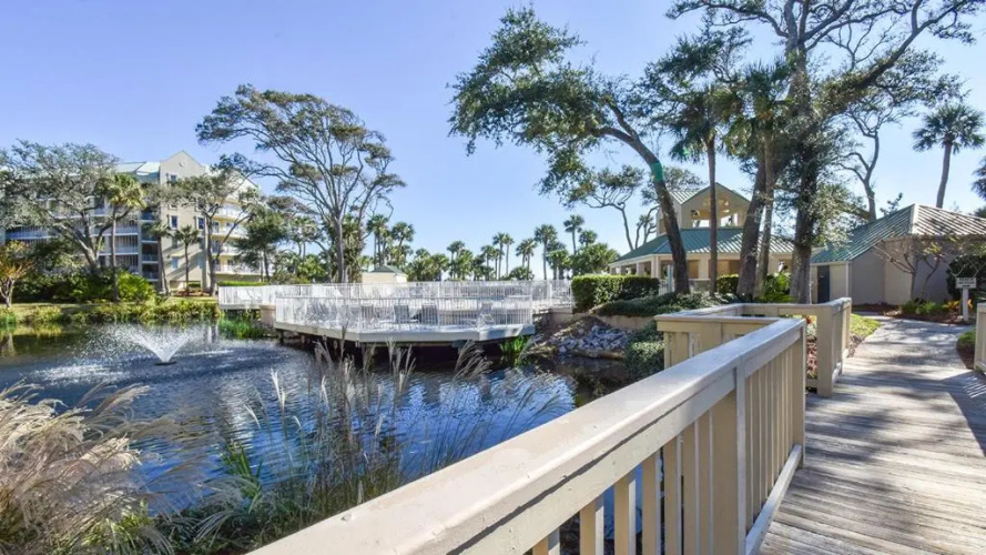 710 Barrington Park