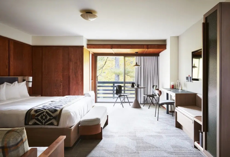 The Skyline Lodge