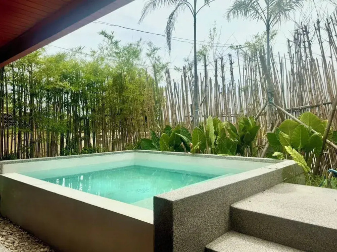 R Resident Resort