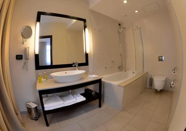1 Bedroom Double Suite