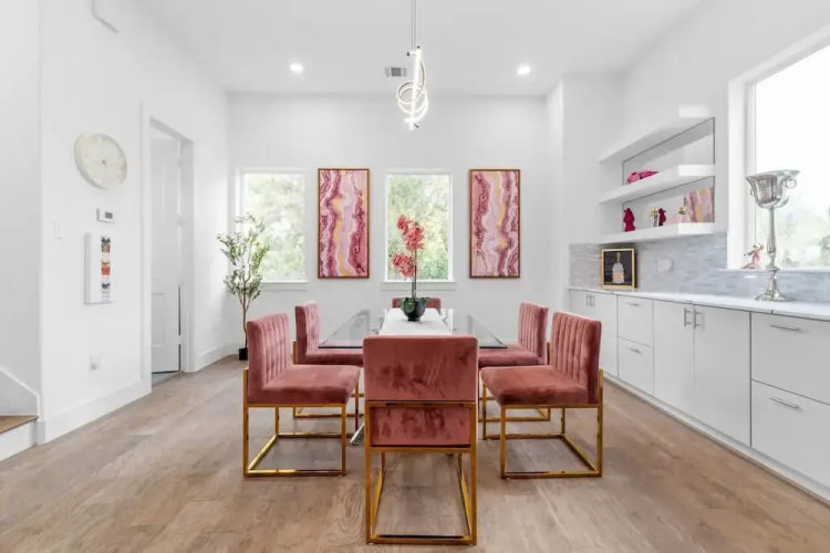 Downtown Houston 3BR Bachelorette Escape