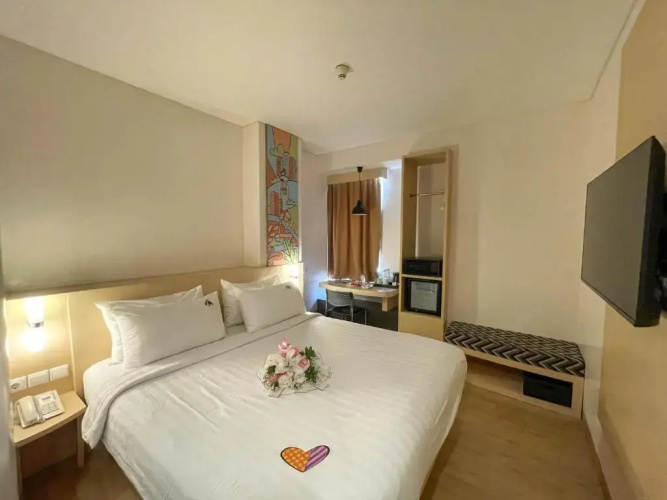 MaxOneHotels Premier Melawai