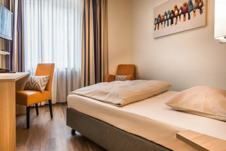 1 Bedroom Comfort Single room with courtyard view