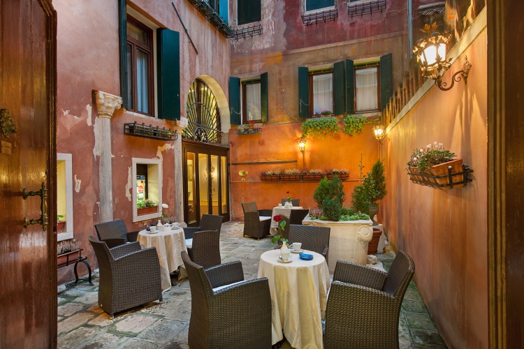 Hotel San Cassiano Residenza Depoca Ca Favretto photo 25