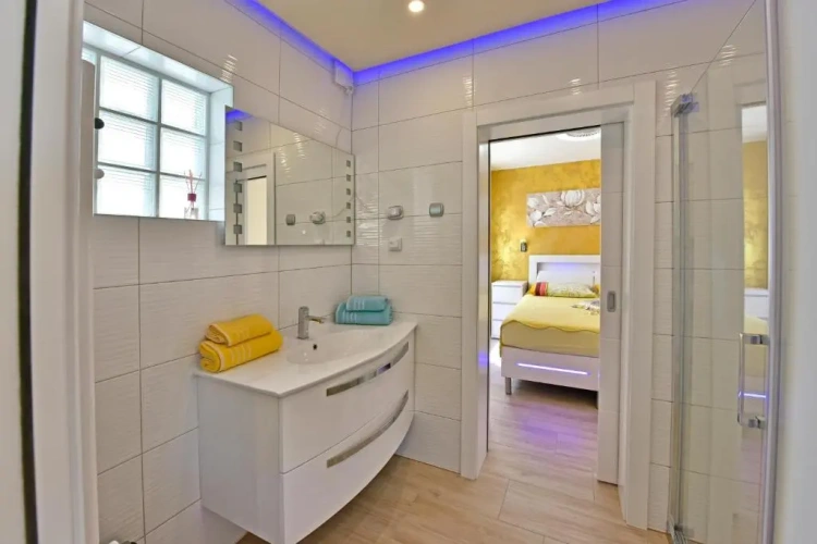 Apartment with balcony