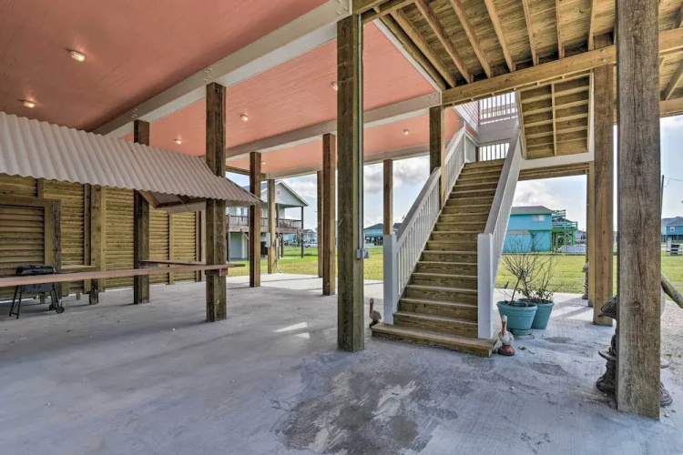 Ocean View + Wraparound Deck: Crystal Beach Home!
