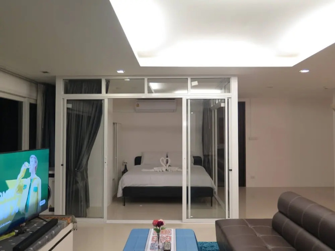 6-18 - 3 Bdr Spacious Penthouse With Shared Pool