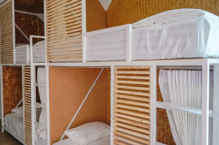 Ralph Hostel