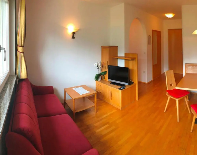 Residence Lahnhof, Laces