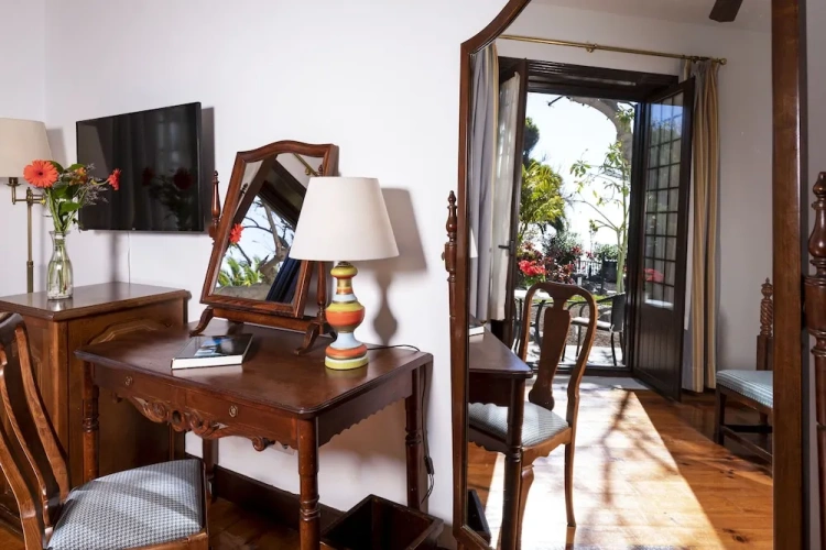 Superior Double room with balcony and with sea view