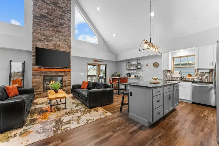 Green Wood Getaway for 18