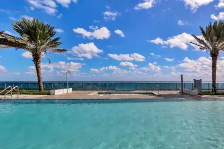 Modern Geometry at Monte Carlo Miami Beach