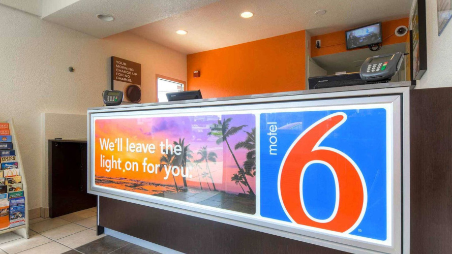 Motel 6 Costa Mesa, CA
