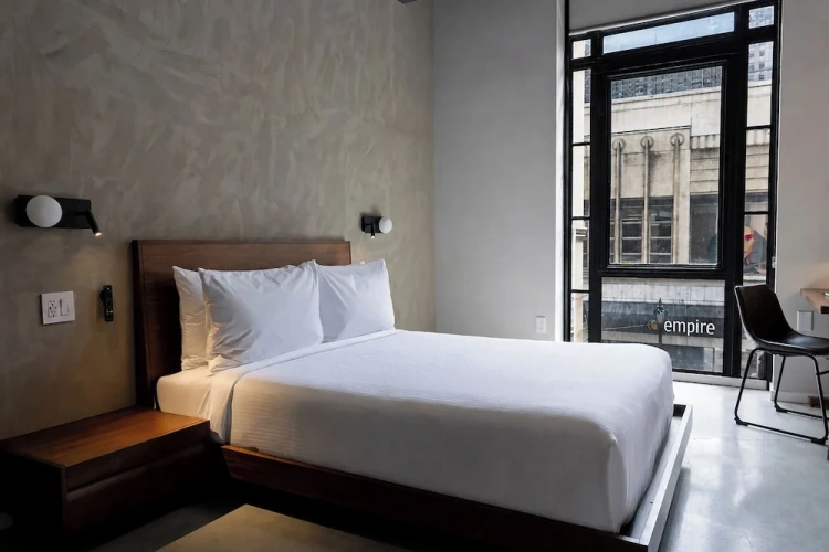 Standard Double room with city view