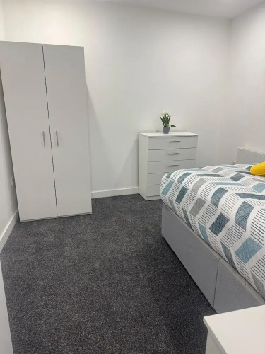 1 Bed Flat - Sleeps 2 - Parking - Wifi