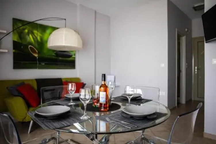 Isola Apartments