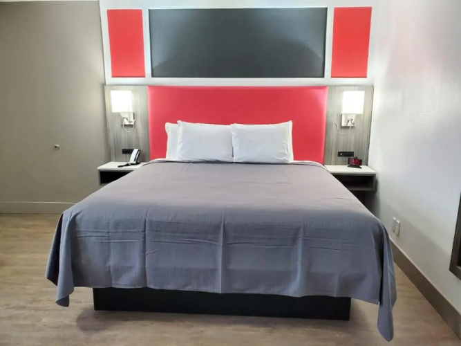 Seven Seas Inn & Suites