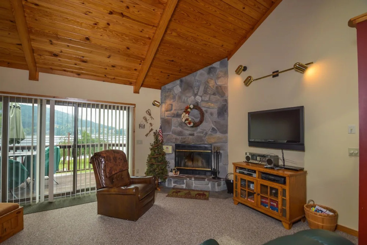 Sunplace 3 Bedroom Townhome #07