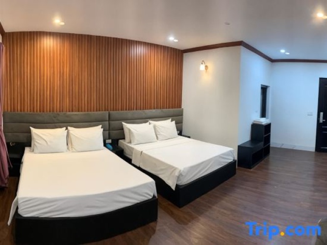 Standard Twin room with city view
