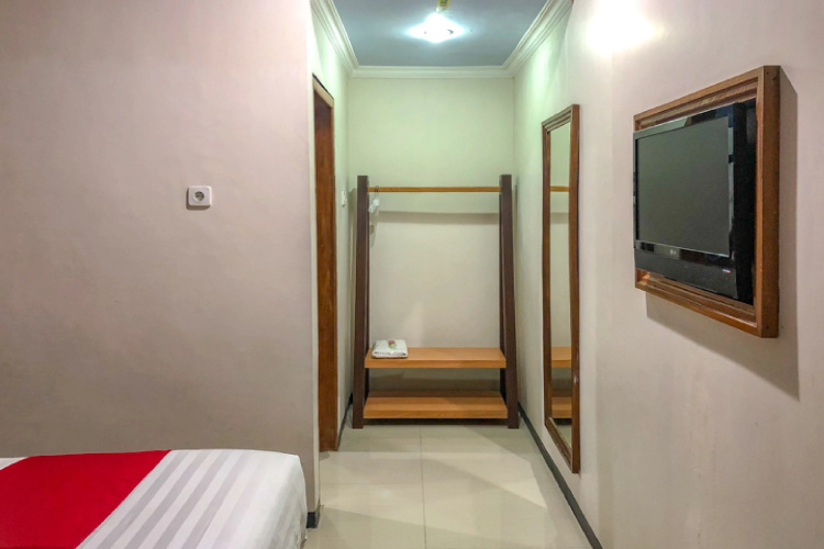 RedDoorz Syariah @ Jalan Buring Malang