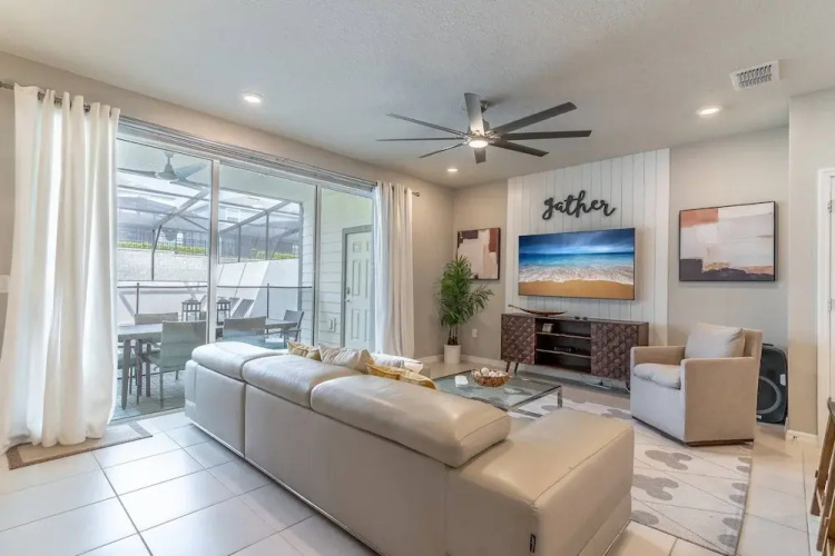886 Windsor Island