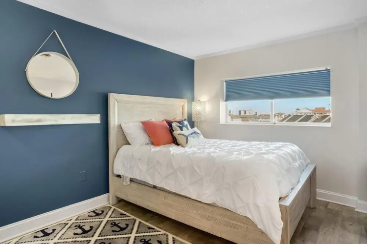 Harbour Island 402m 2 Bedroom Condo