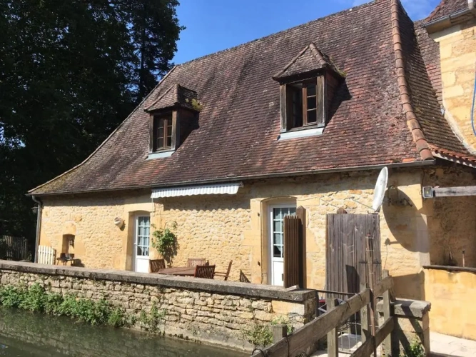 3 Bedrooms Cottage