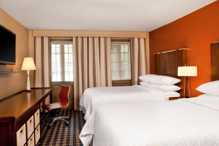 Deluxe Quadruple room with balcony and with street view