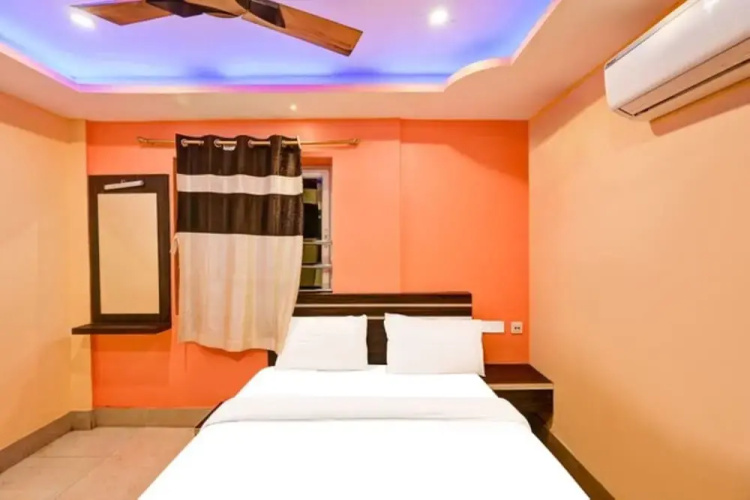 Goroomgo Sakya Inn Puri