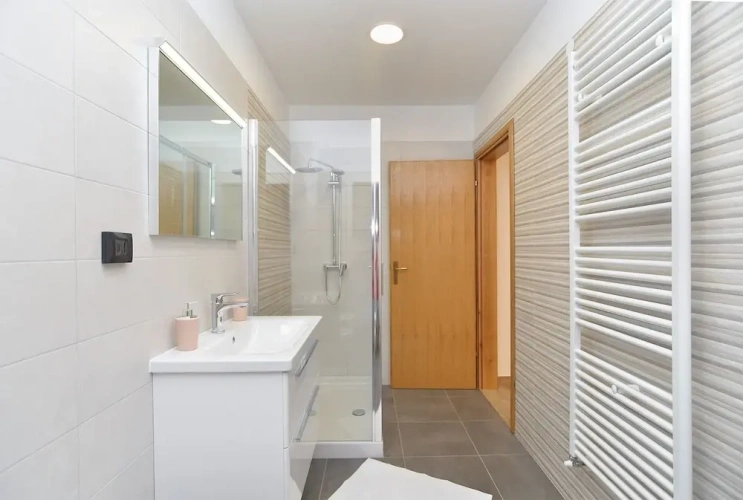 4 Bedrooms Standard Cottage