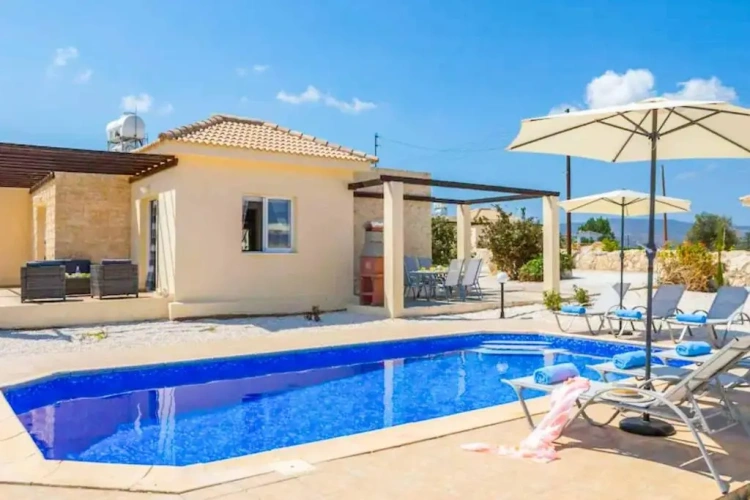 3 Bedrooms Villa
