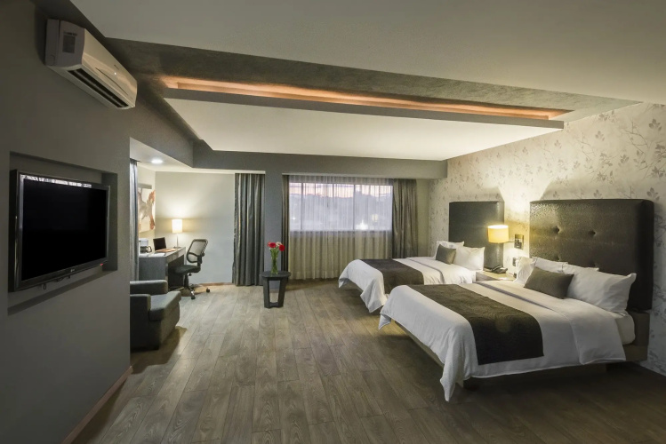 Plaza Diana Hotel