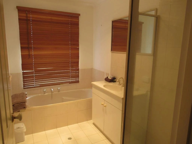 Albany Holiday House