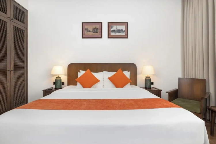 Deluxe Double room with balcony and with city view