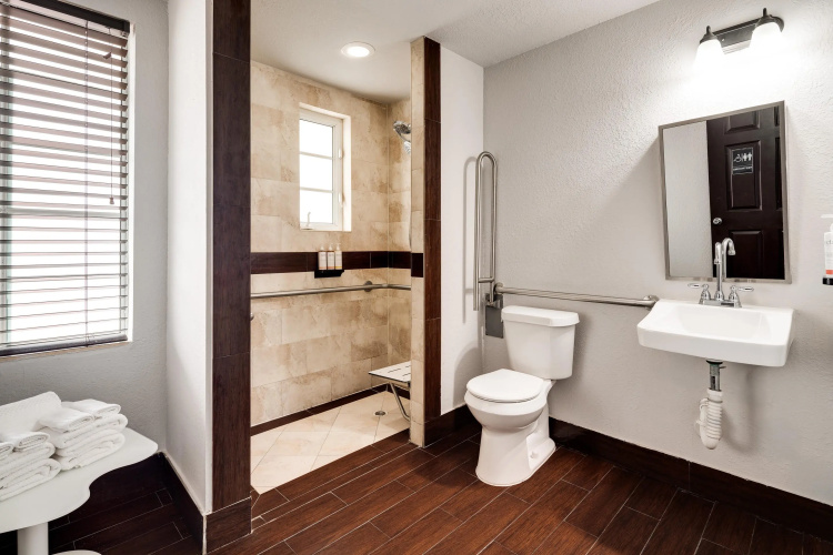 Tradewinds Apartment Hotel photo 11