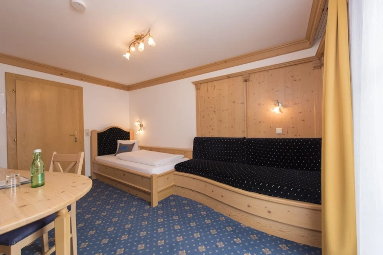 Deluxe Single room