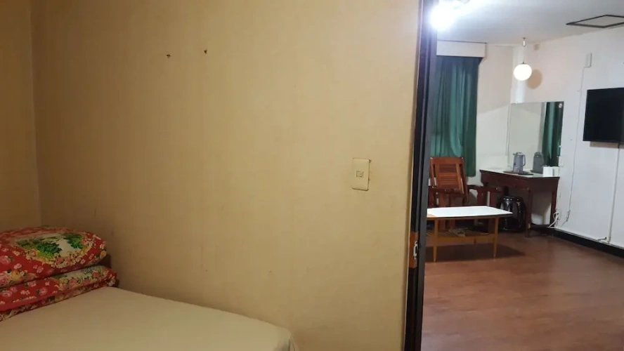Deluxe Quadruple room with city view