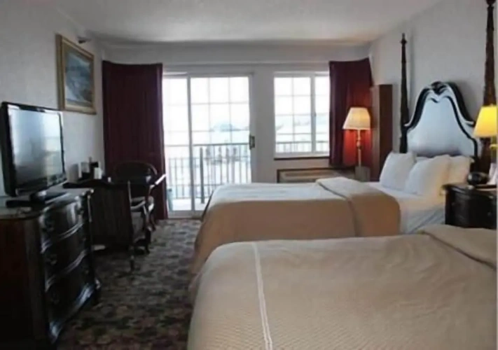Deluxe Quadruple room with lake view