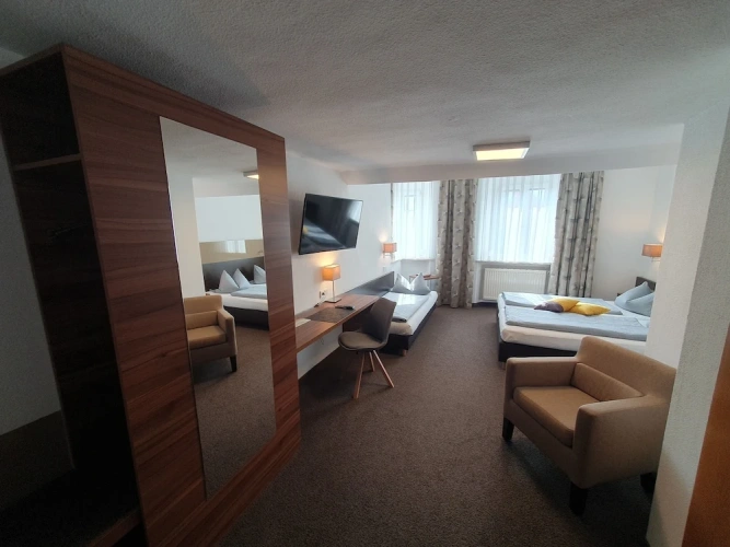 Standard Triple room