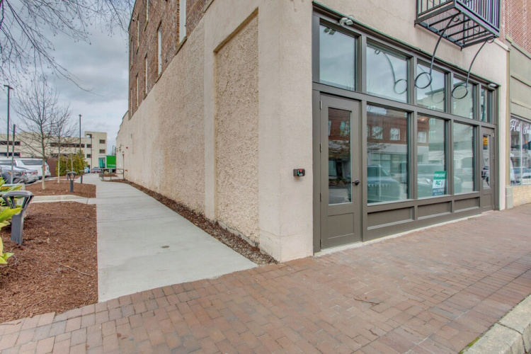 Walk to Shops & Restaurants! Dtwn Florence Unit