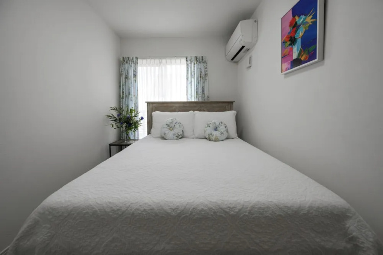 Araha Beachway Inn