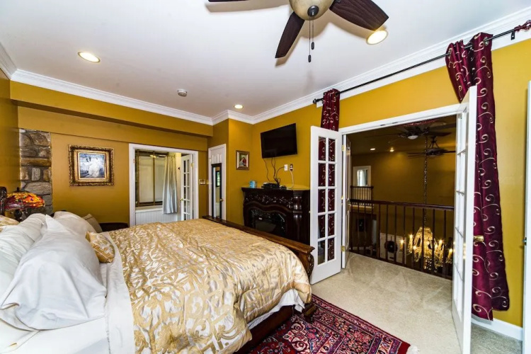 Stone Manor Boutique Inn
