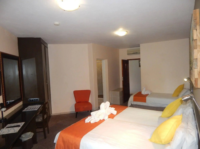 Elephant Lake Hotel